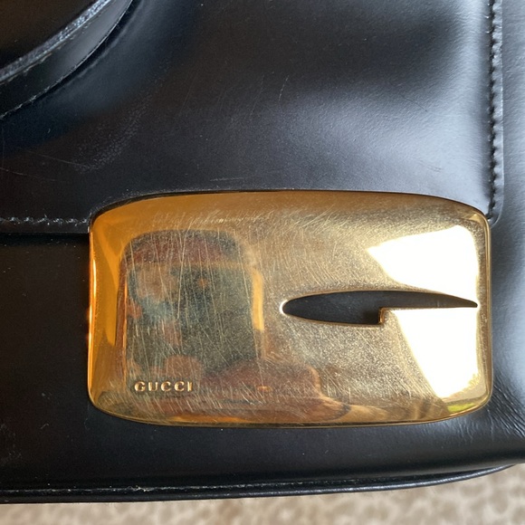 Gucci Rare Vintage Black Smooth Leather Shoulder Bag with Gold Logo - Picture 2 of 13